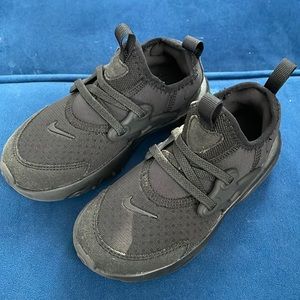 Kids Nike Tennis shoes